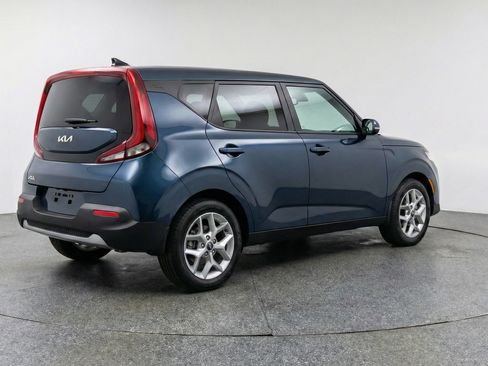 Used 2025 Kia Soul LX w/ LX Technology Package image 9