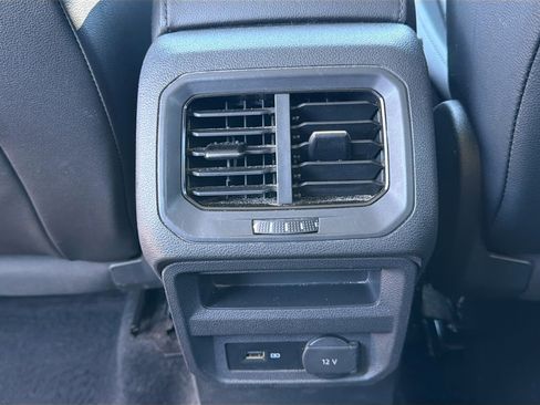 Used 2019 Volkswagen Tiguan SEL image 19