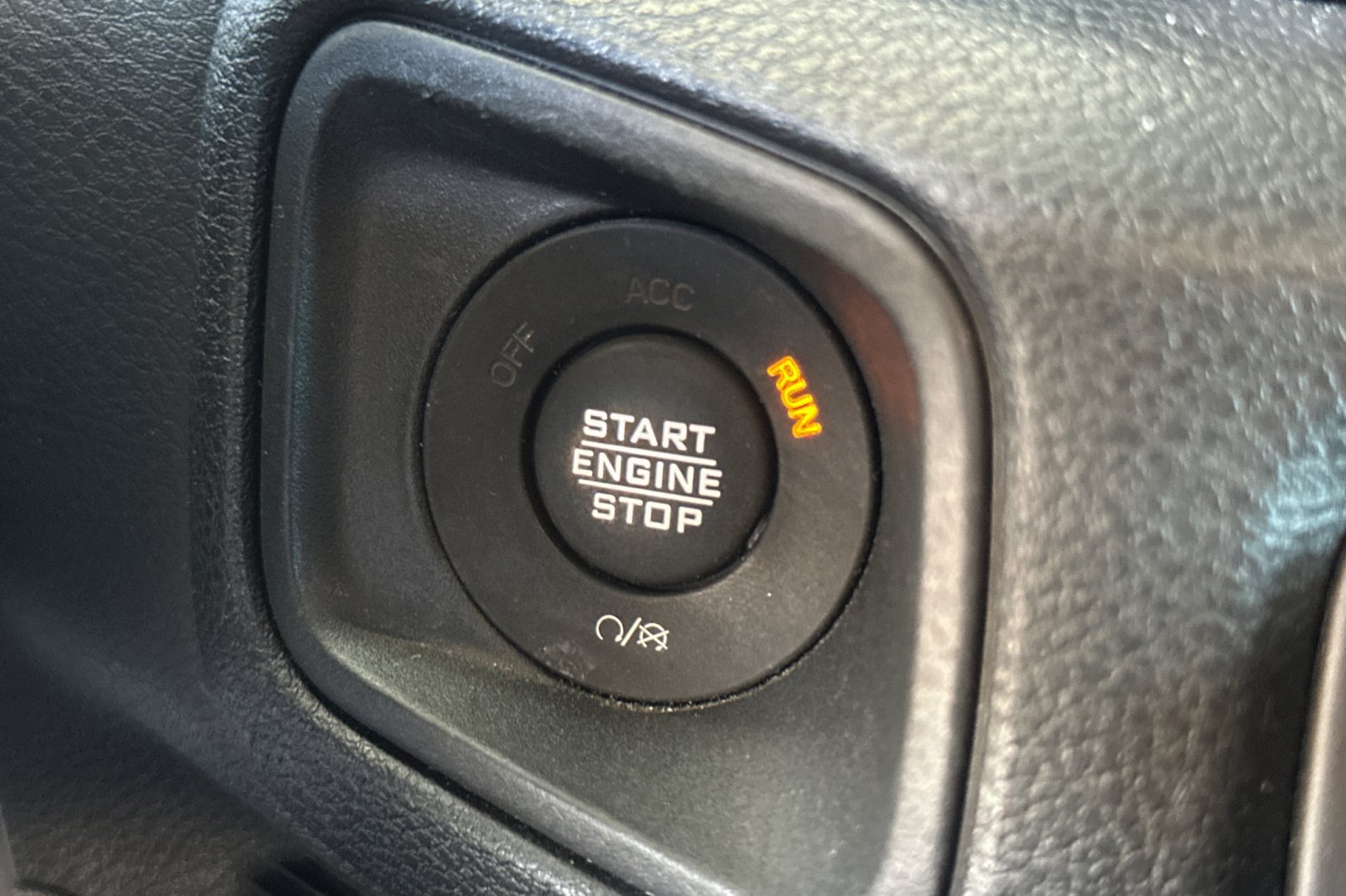 Used 2024 Jeep Wrangler Unlimited AWD/4WD image 31