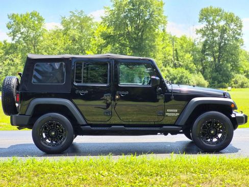 Used 2014 Jeep Wrangler Unlimited Sport w/ Quick Order Package 24S AWD/4WD image 4