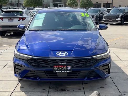 Used 2025 Hyundai Elantra SEL image 9