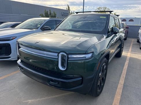 Used 2026 Rivian R1S Premium Tri AWD/4WD image 8