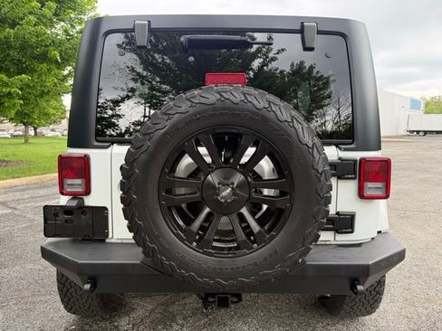 Used 2014 Jeep Wrangler Unlimited Sahara w/ Connectivity Group AWD/4WD image 4