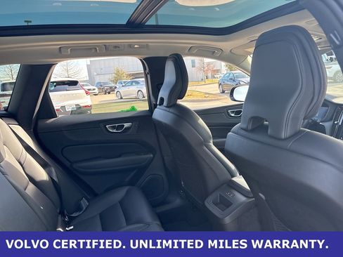 Certified 2025 Volvo XC60 B5 Core image 9