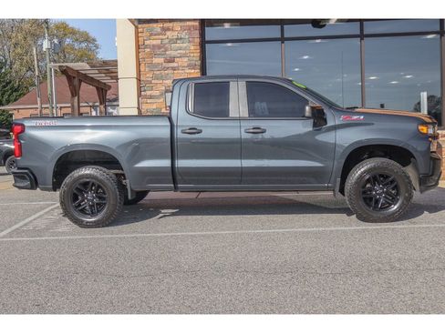 Used 2019 Chevrolet Silverado 1500 Custom Trail Boss w/ Custom Convenience Package image 2