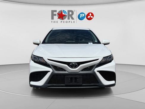 Used 2021 Toyota Camry SE image 8