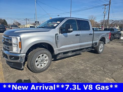 Used 2024 Ford F250 XLT image 1