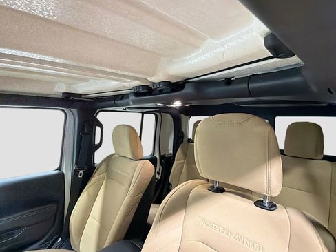 Used 2023 Jeep Gladiator Overland image 26
