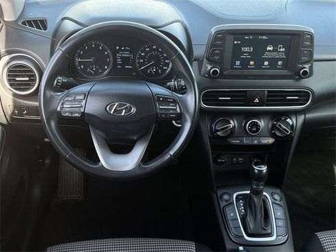 Used 2018 Hyundai Kona SEL image 12