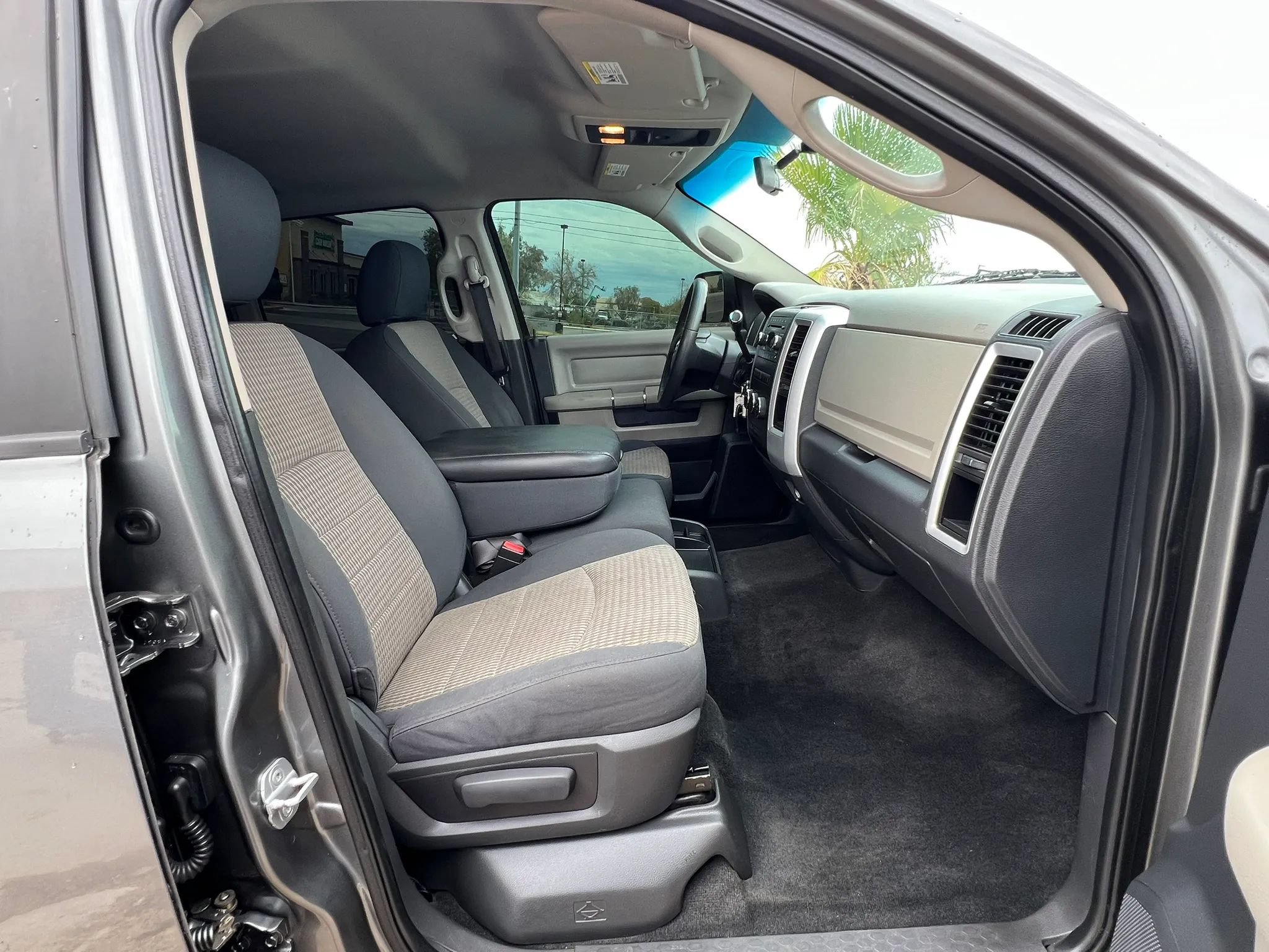 Used 2012 RAM 2500 SLT AWD/4WD image 23