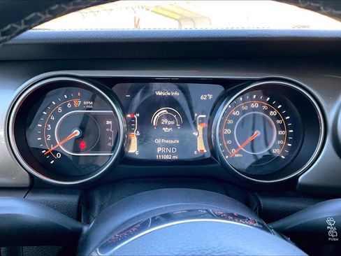 Used 2018 Jeep Wrangler Unlimited Sahara image 25