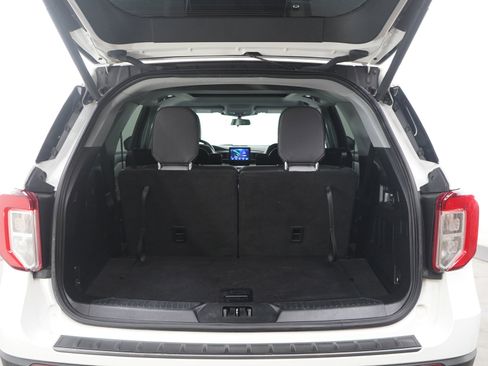 Used 2021 Ford Explorer XLT w/ Equipment Group 202A image 18