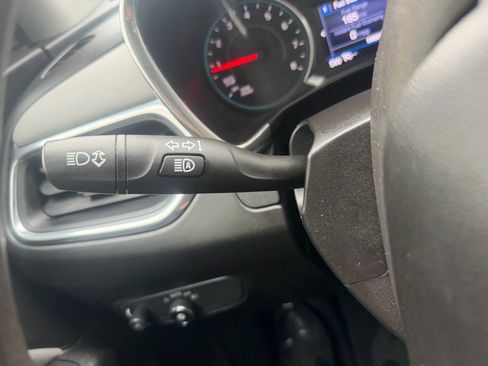 Used 2020 Chevrolet Equinox LT image 23