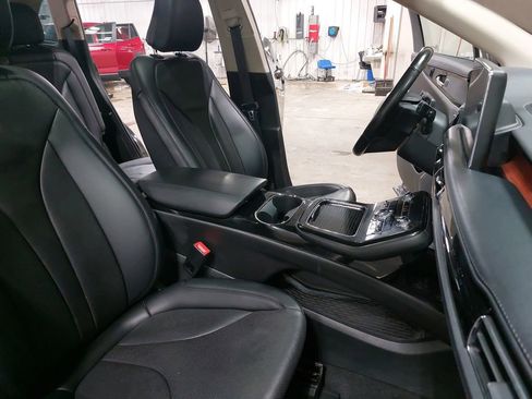 Used 2022 Lincoln Nautilus Reserve w/ Monochromatic Package image 10