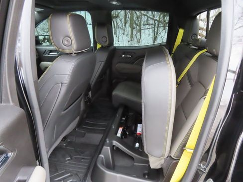 Used 2024 Chevrolet Colorado ZR2 w/ ZR2 Bison Edition image 32