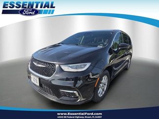 Used 2024 Chrysler Pacifica Touring-L FWD video 1