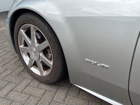 Used 2007 Cadillac XLR RWD image 9