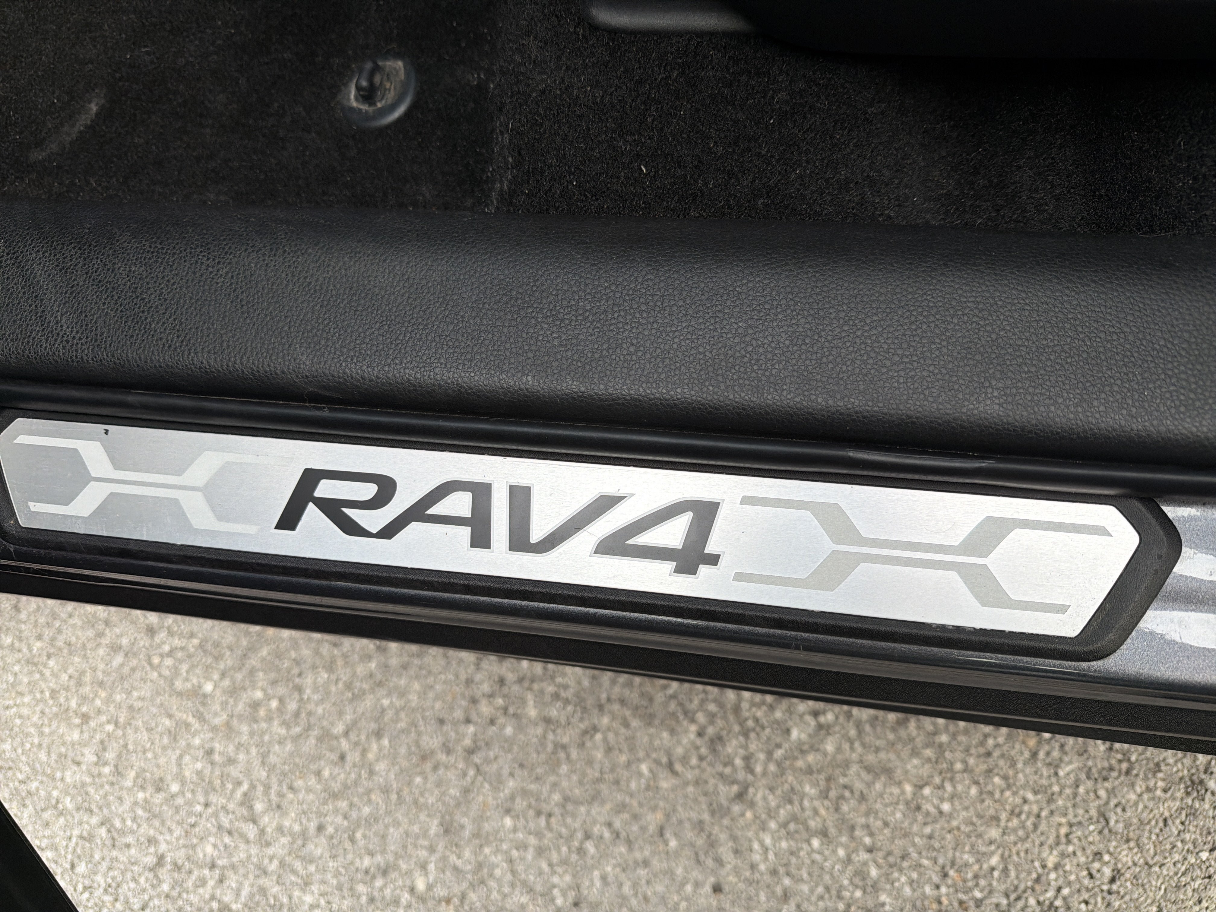 Used 2023 Toyota RAV4 XLE w/ Convenience Package AWD/4WD image 16