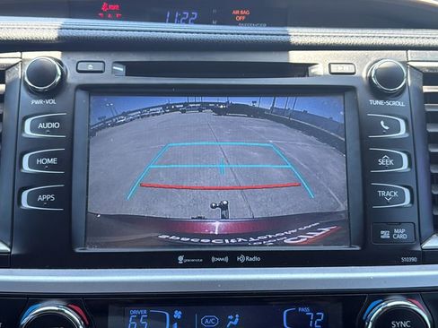 Used 2019 Toyota Highlander XLE FWD image 28