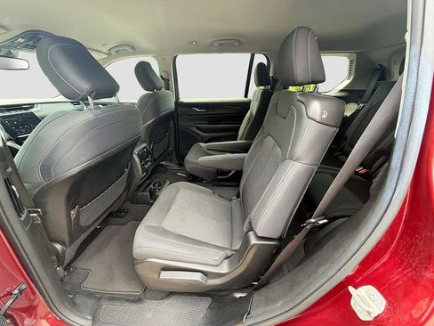 Used 2023 Jeep Grand Cherokee L Laredo RWD image 21