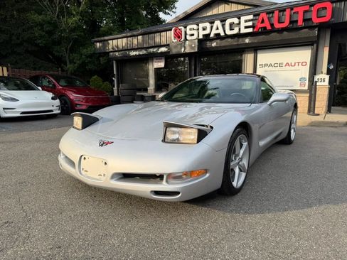 Used 1997 Chevrolet Corvette Coupe w/ Memory Pkg RWD image 2