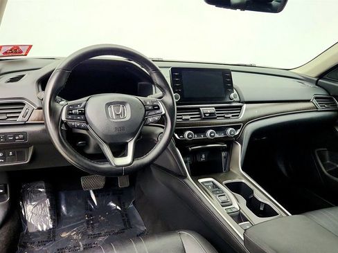 Used 2019 Honda Accord Touring image 13