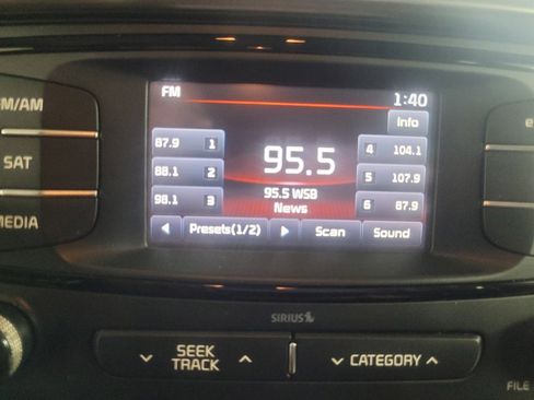 Used 2016 Kia Sorento EX FWD image 25