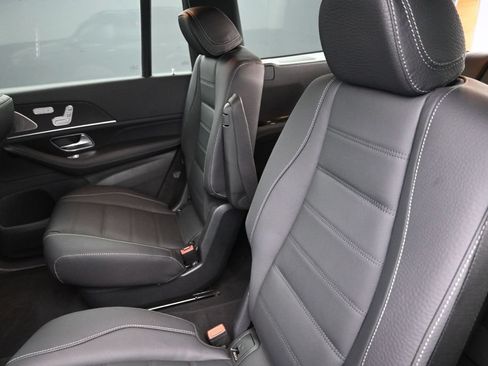 Used 2026 Mercedes-Benz GLS 450 4MATIC image 18