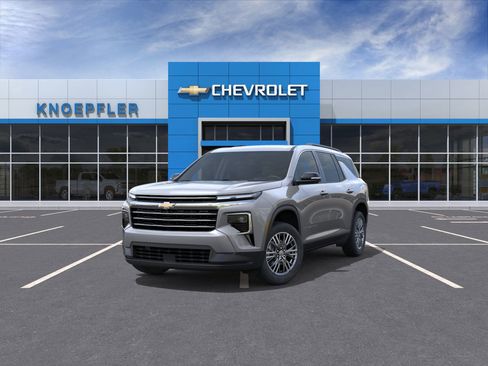 New 2026 Chevrolet Traverse LT w/ Driver Confidence Package image 8