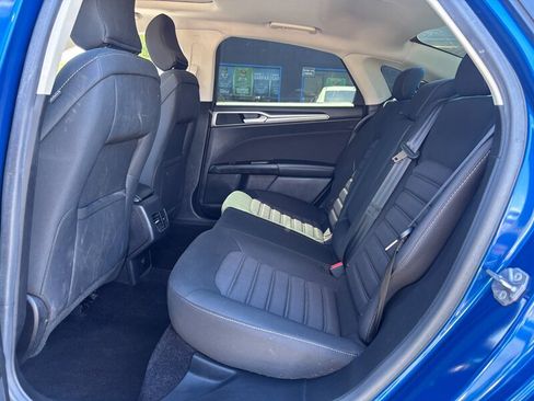 Used 2017 Ford Fusion SE w/ Fusion SE Technology Package FWD image 11