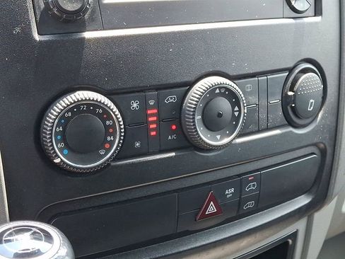 Used 2017 Mercedes-Benz Sprinter 2500 image 17