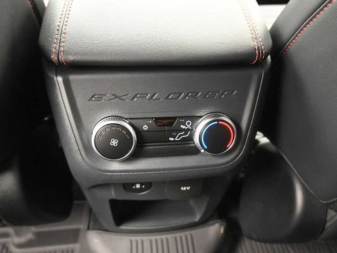 Used 2025 Ford Explorer ST-Line w/ ST-Line Street Pack AWD/4WD image 13