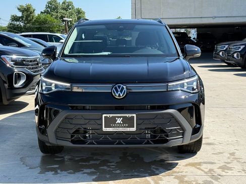 New 2026 Volkswagen Taos SE FWD image 5