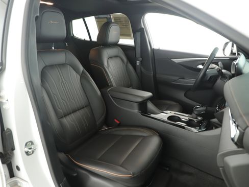Used 2025 Buick Envista Avenir image 14