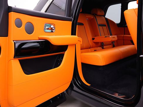 Used 2022 Rolls-Royce Cullinan AWD/4WD image 48