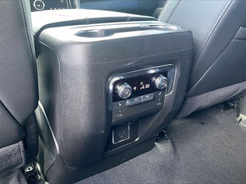 Used 2025 GMC Yukon XL Denali AWD/4WD image 27