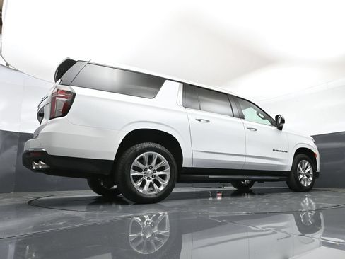 Used 2023 Chevrolet Suburban Premier AWD/4WD image 51