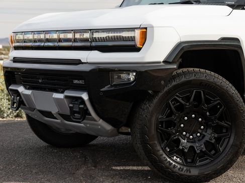 Used 2025 GMC Hummer EV 2X image 10