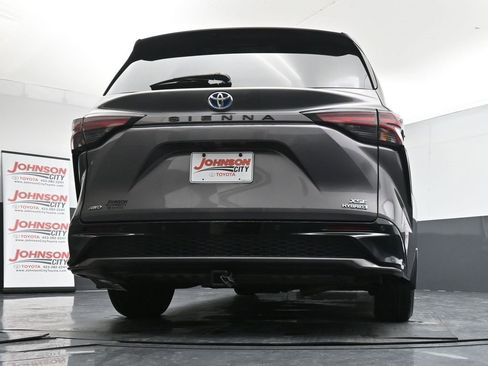 Used 2021 Toyota Sienna XSE w/ XSE Plus Package image 41