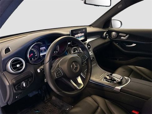 Used 2017 Mercedes-Benz GLC 300 4MATIC image 9