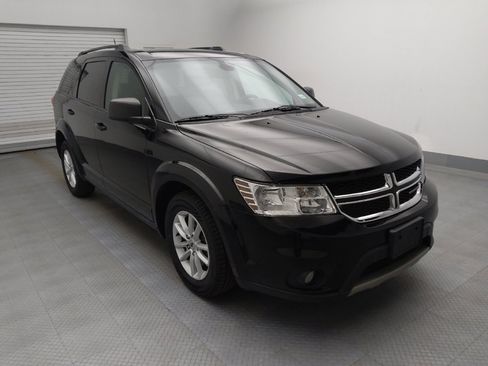 Used 2019 Dodge Journey SE image 13