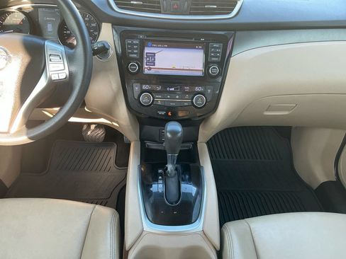 Used 2016 Nissan Rogue SV w/ SV Premium Package FWD image 20