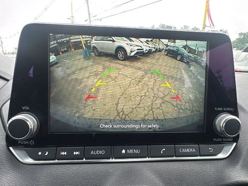 Used 2023 Nissan Sentra SV FWD image 25