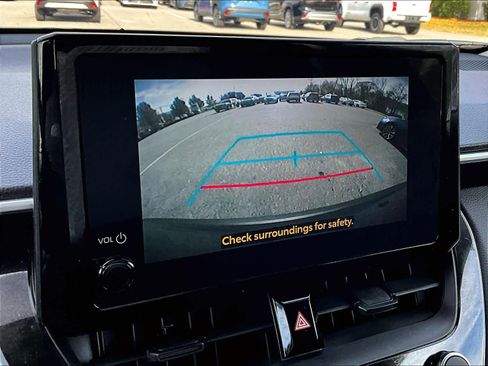 Used 2023 Toyota Corolla Cross LE image 19