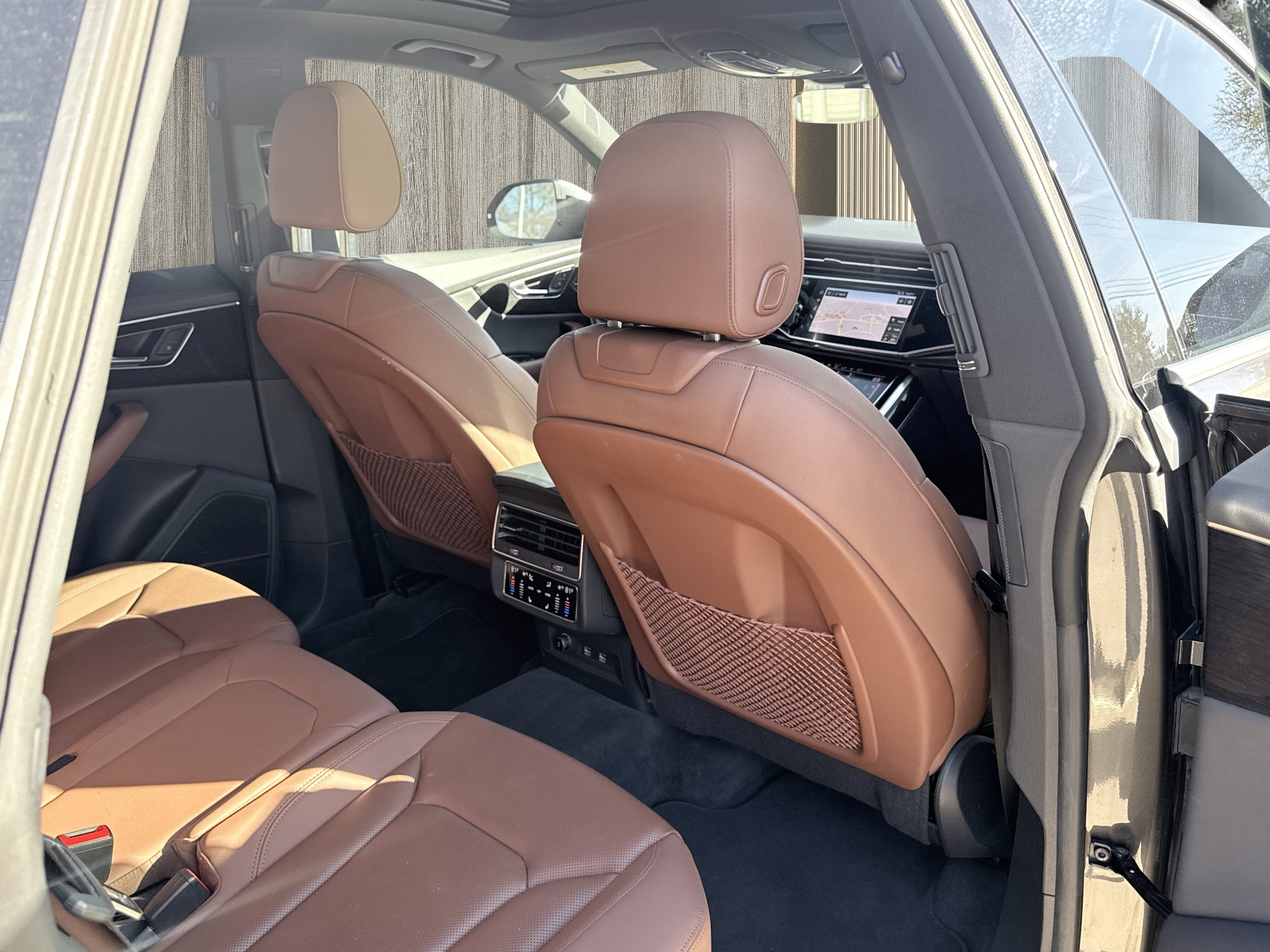 Used 2019 Audi Q8 Premium Plus w/ Premium Plus AWD/4WD image 43