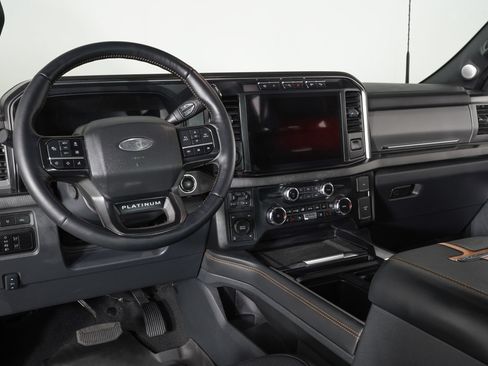 Used 2024 Ford F250 Platinum w/ FX4 Off-Road Package AWD/4WD image 16