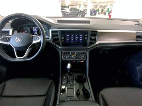 Used 2021 Volkswagen Atlas SE w/ Panoramic Sunroof Package image 16