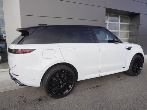 New 2025 Land Rover Range Rover Sport Autobiography image 4