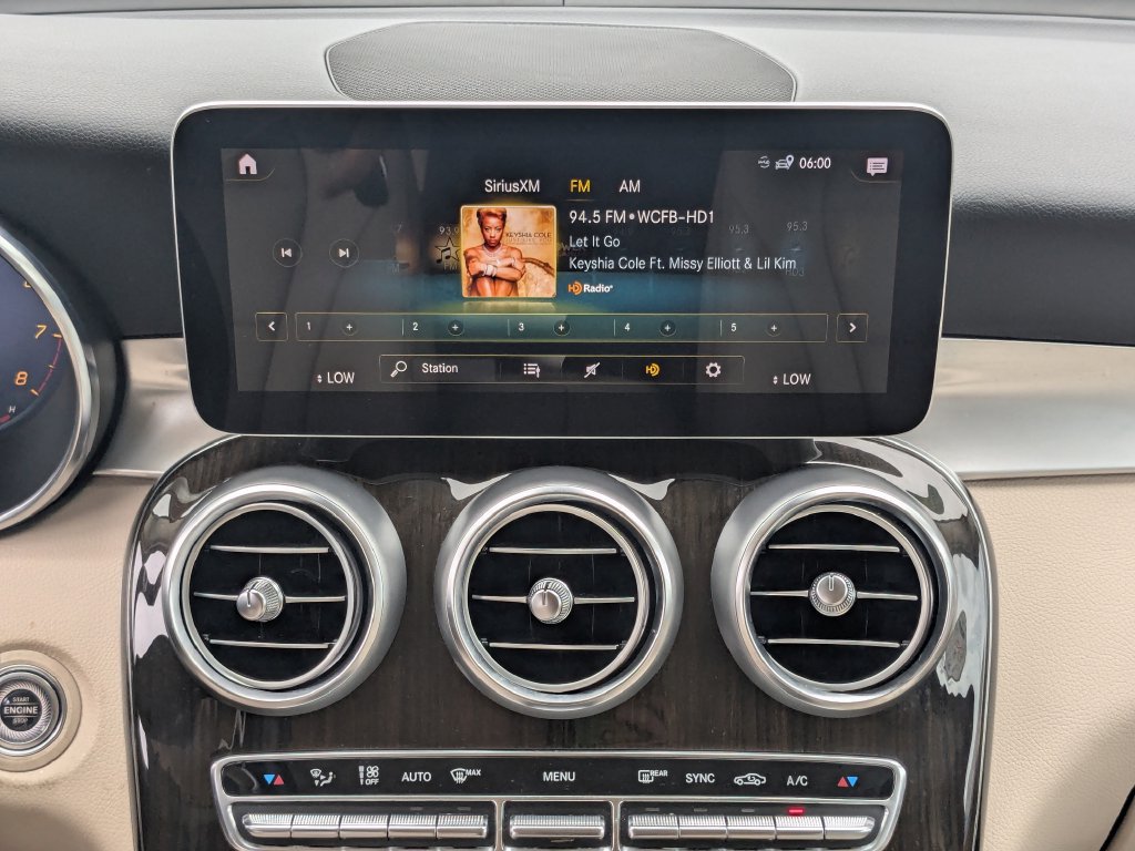 Certified 2022 Mercedes-Benz GLC 300 w/ Premium Package Lite image 5
