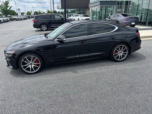Used 2024 Genesis G70 2.5T RWD image 5